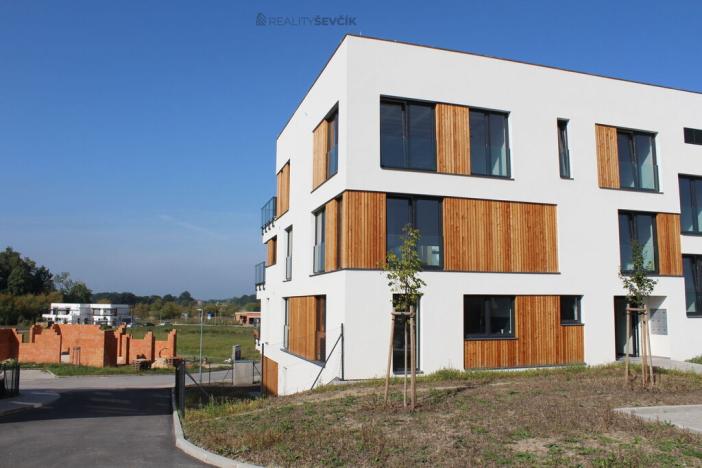 Pronájem bytu 2+kk, Hluboká nad Vltavou, Potoční, 61 m2