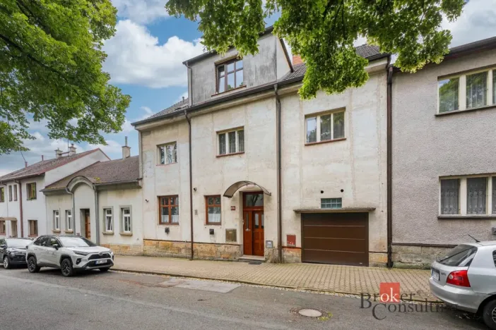 Prodej atypického bytu, Dvůr Králové nad Labem, Klazarova, 390 m2