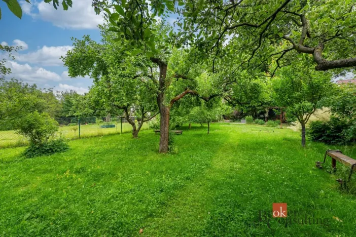 Prodej atypického bytu, Dvůr Králové nad Labem, Klazarova, 390 m2