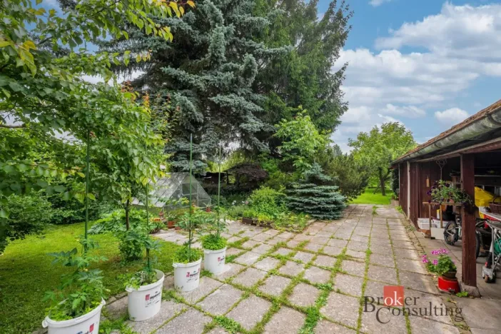 Prodej atypického bytu, Dvůr Králové nad Labem, Klazarova, 390 m2