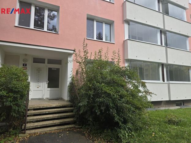 Pronájem bytu 1+1, Karlovy Vary - Drahovice, Maďarská, 46 m2