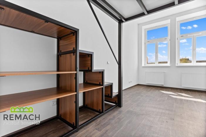 Pronájem bytu 2+1, Náchod, Riegrova, 67 m2