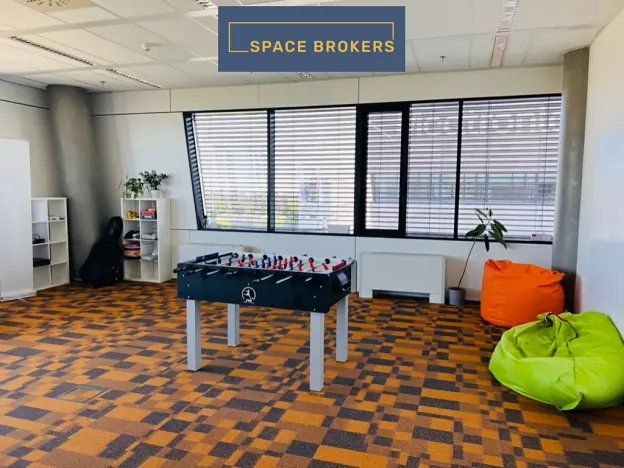 Pronájem kanceláře, Praha, Prosecká, 1154 m2