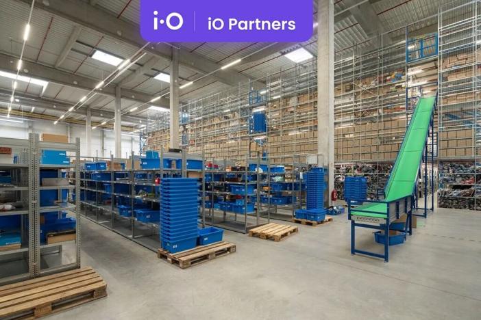 Pronájem skladu, Pardubice, Nádražní, 7823 m2