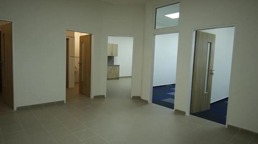 Pronájem kanceláře, Sedliště, 293 m2