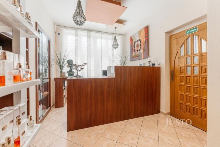 Prodej kanceláře, Uherské Hradiště, V Zahradách, 474 m2