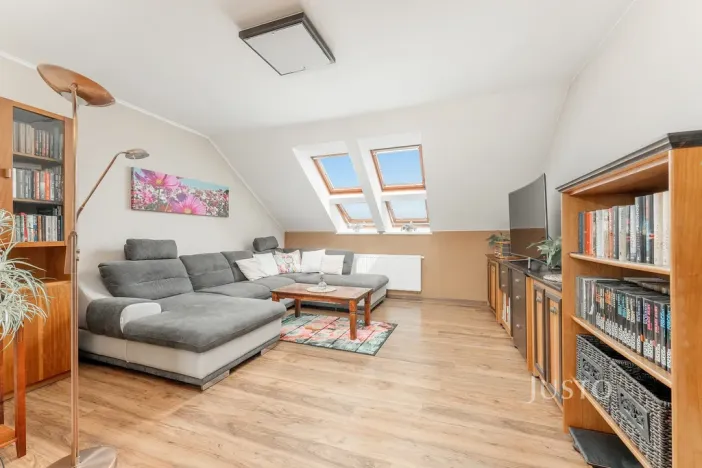 Prodej kanceláře, Uherské Hradiště, V Zahradách, 474 m2