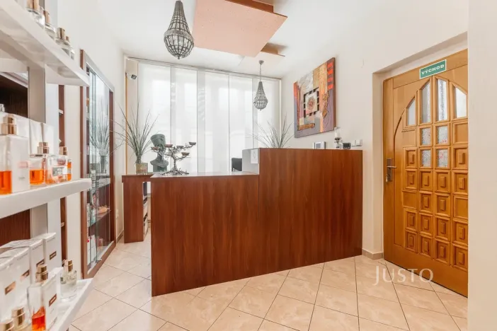 Prodej kanceláře, Uherské Hradiště, V Zahradách, 474 m2