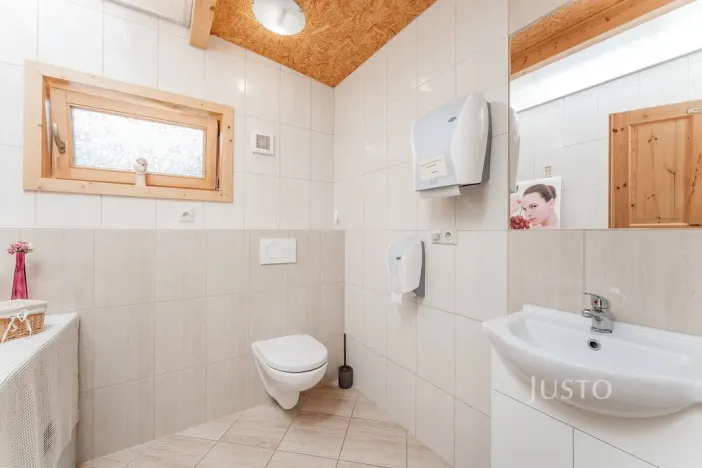 Prodej kanceláře, Uherské Hradiště, V Zahradách, 474 m2