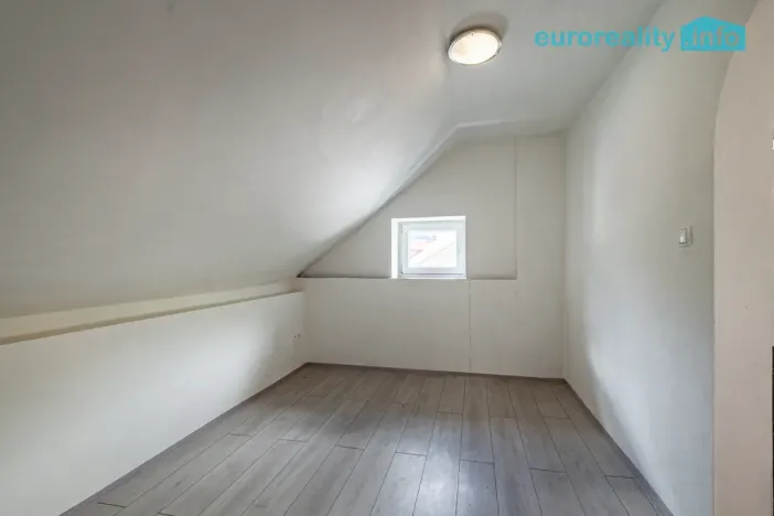 Prodej bytu 1+1, Kraslice, Rybná, 30 m2