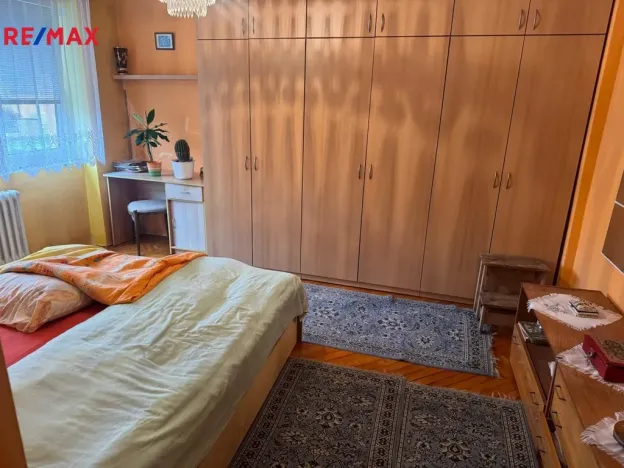 Prodej rodinného domu, Roštění, 400 m2