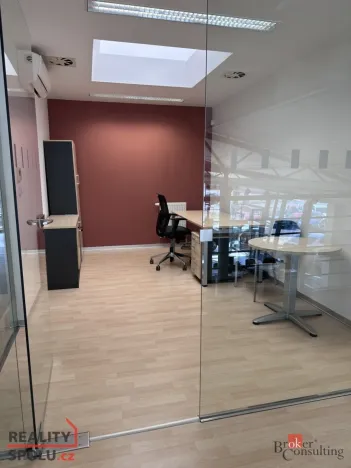 Pronájem kanceláře, Hradec Králové - Pražské Předměstí, Na Okrouhlíku, 13 m2