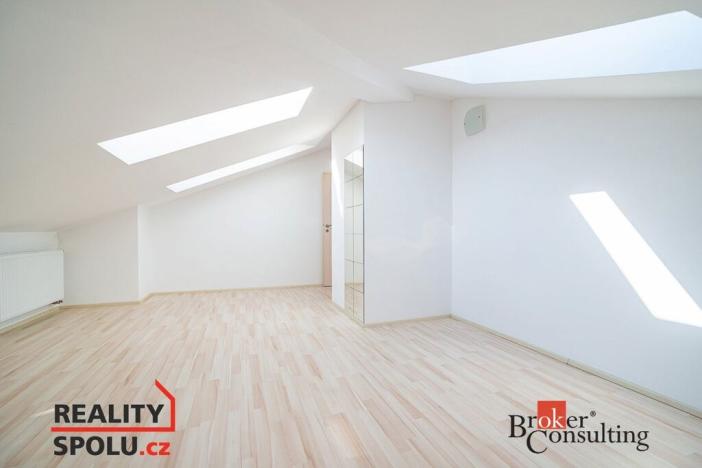 Pronájem bytu 2+kk, Kladno - Kročehlavy, Generála Selnera, 80 m2