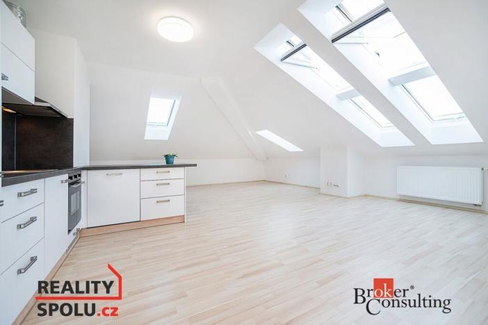 Pronájem bytu 2+kk, Kladno - Kročehlavy, Generála Selnera, 80 m2