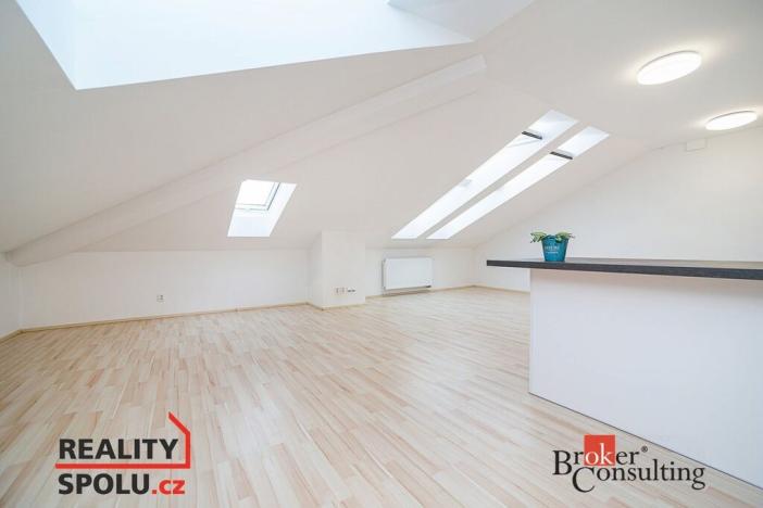 Pronájem bytu 2+kk, Kladno - Kročehlavy, Generála Selnera, 80 m2