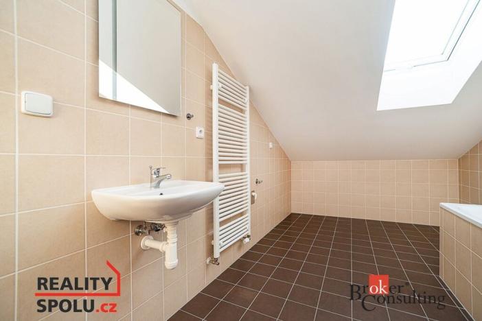 Pronájem bytu 2+kk, Kladno - Kročehlavy, Generála Selnera, 80 m2