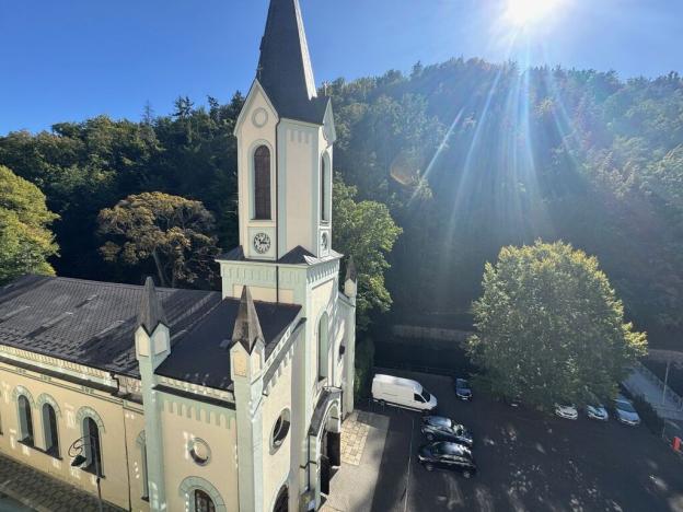 Prodej bytu 4+1, Karlovy Vary, Mariánskolázeňská, 130 m2