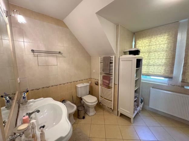 Prodej bytu 4+1, Karlovy Vary, Mariánskolázeňská, 130 m2