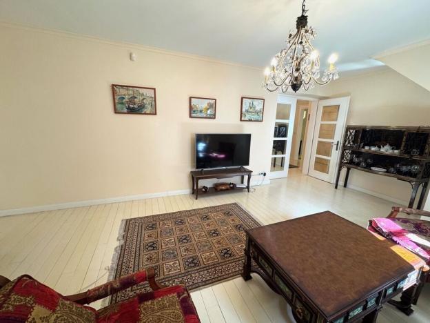 Prodej bytu 4+1, Karlovy Vary, Mariánskolázeňská, 130 m2