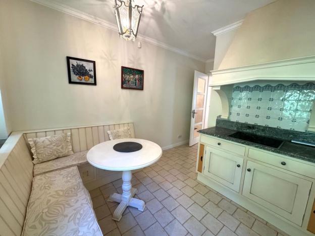 Prodej bytu 4+1, Karlovy Vary, Mariánskolázeňská, 130 m2