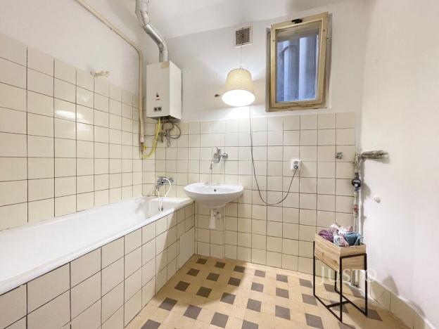 Prodej bytu 3+1, Praha, Biskupcova, 83 m2