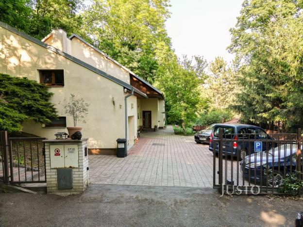 Prodej kanceláře, Praha, Nad konečnou, 250 m2