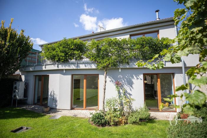 Pronájem rodinného domu, Kostelec nad Labem, nám. Odboje, 162 m2