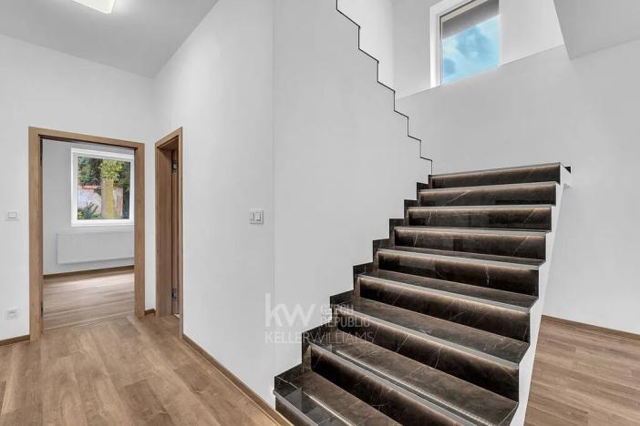 Prodej rodinného domu, Vykáň, 214 m2