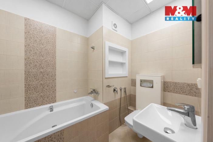 Prodej bytu 3+1, Děčín - Děčín IX-Bynov, Sokolská, 67 m2