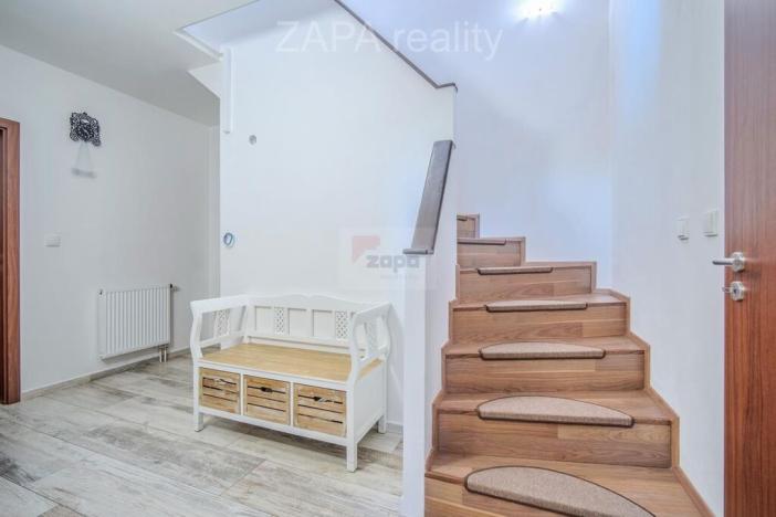 Prodej rodinného domu, Přezletice, 218 m2