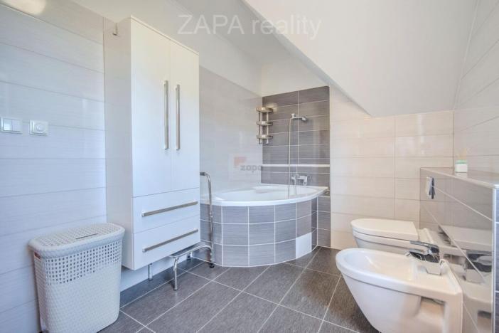 Prodej rodinného domu, Přezletice, 218 m2