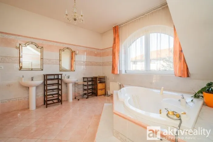 Prodej pozemku pro bydlení, Praha - Šeberov, K Hrnčířům, 2233 m2