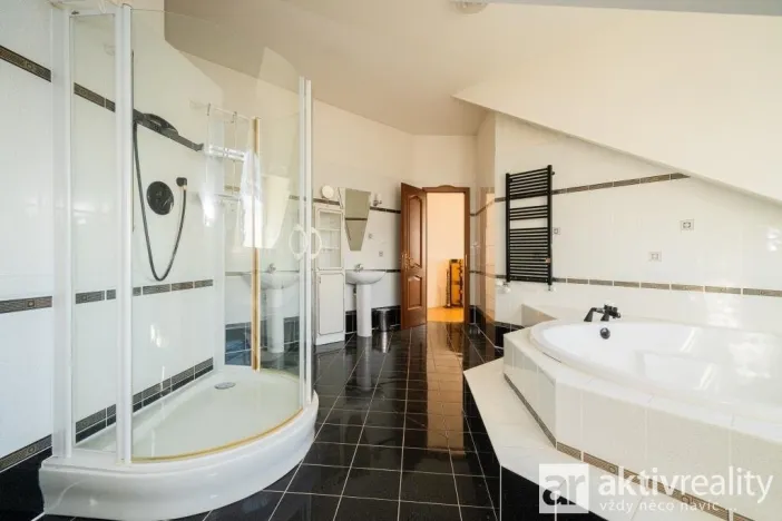 Prodej pozemku pro bydlení, Praha - Šeberov, K Hrnčířům, 2233 m2