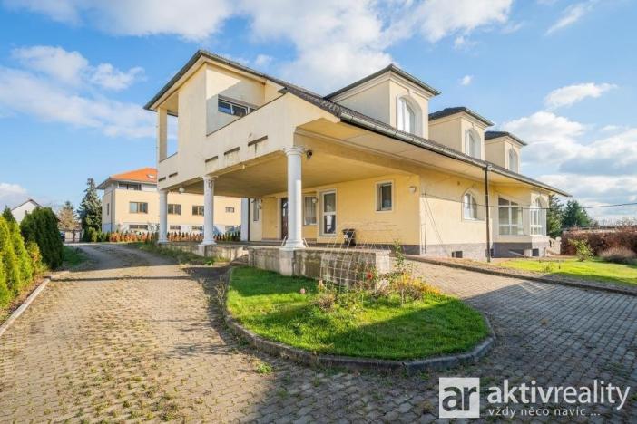 Prodej komerčního pozemku, Praha - Šeberov, K Hrnčířům, 2233 m2