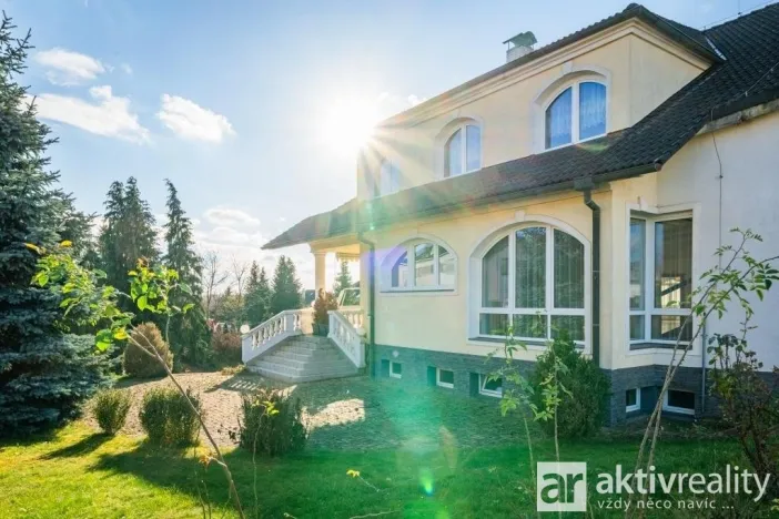 Prodej komerčního pozemku, Praha - Šeberov, K Hrnčířům, 2233 m2