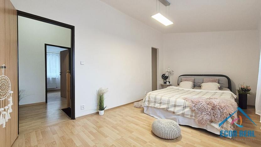 Pronájem rodinného domu, Praha - Letňany, Velešínská, 109 m2
