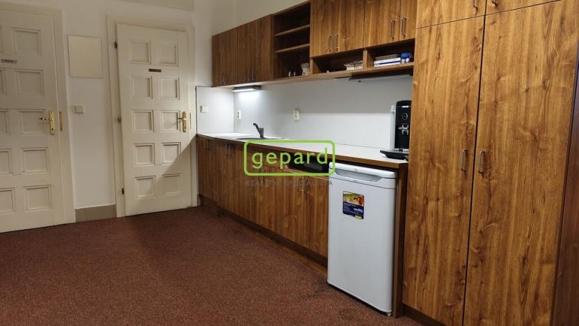 Pronájem kanceláře, Brno - Veveří, Moravské náměstí, 206 m2