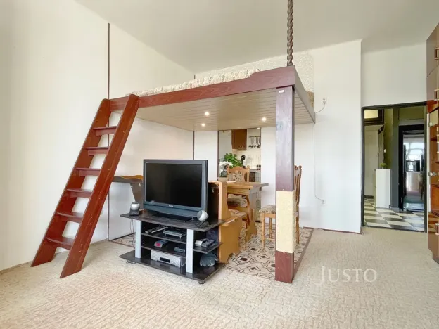 Prodej bytu 2+kk, Praha, 28. pluku, 64 m2