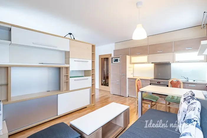 Pronájem bytu 1+kk, Praha - Horní Měcholupy, Padovská, 40 m2