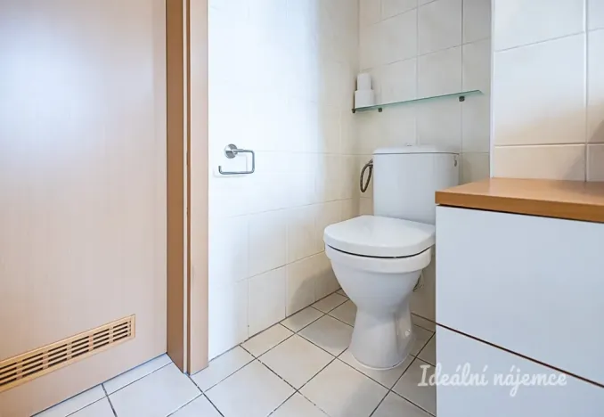 Pronájem bytu 1+kk, Praha - Horní Měcholupy, Padovská, 40 m2