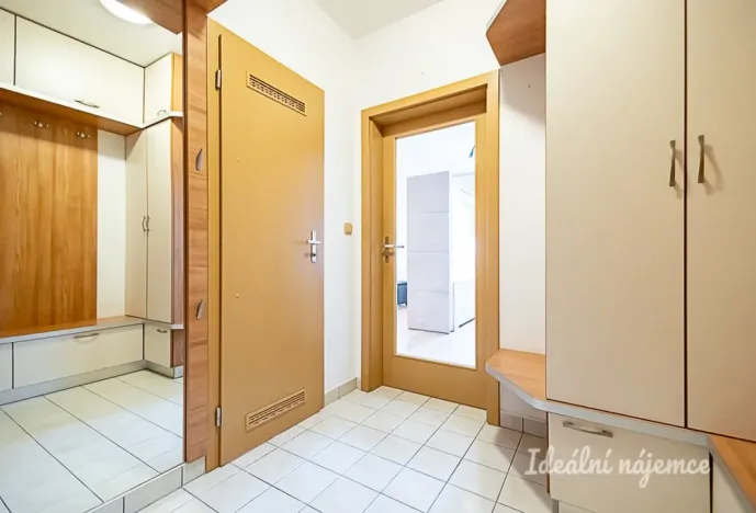 Pronájem bytu 1+kk, Praha - Horní Měcholupy, Padovská, 40 m2