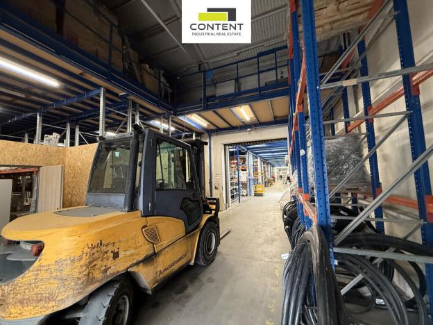 Pronájem výrobních prostor, Praha - Hostivař, Radiová, 3922 m2