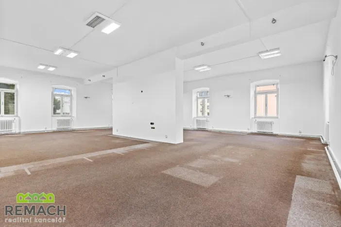Pronájem obchodního prostoru, Uherské Hradiště, Palackého náměstí, 110 m2