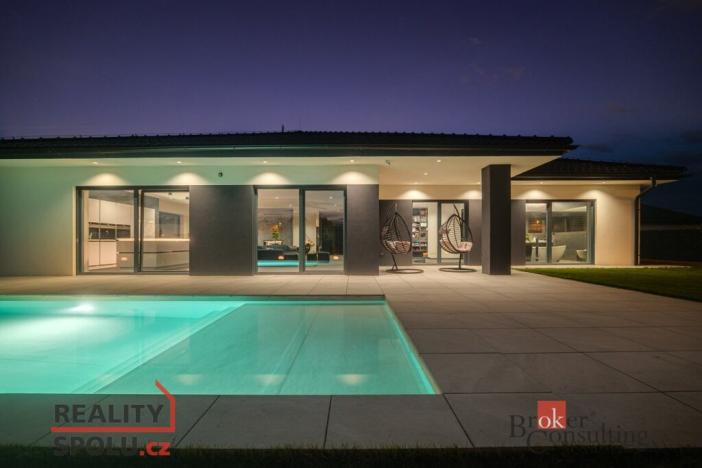 Prodej rodinného domu, Úherce, 268 m2