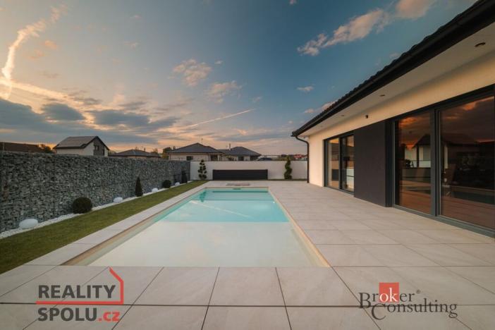 Prodej rodinného domu, Úherce, 268 m2