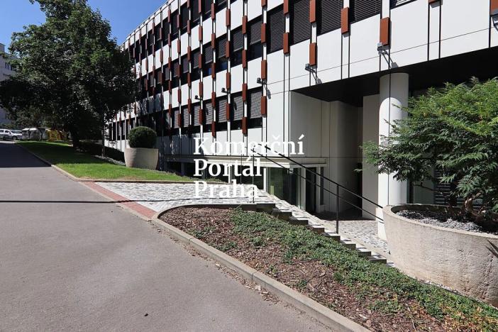 Pronájem restaurace, Praha - Nusle, Lomnického, 470 m2