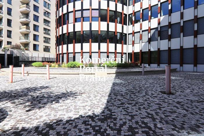 Pronájem restaurace, Praha - Nusle, Lomnického, 470 m2