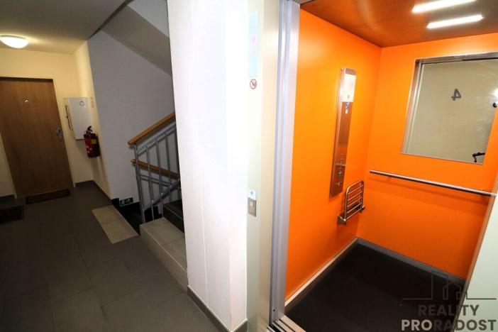 Pronájem bytu 3+kk, Brno - Žebětín, Novodvorská, 79 m2