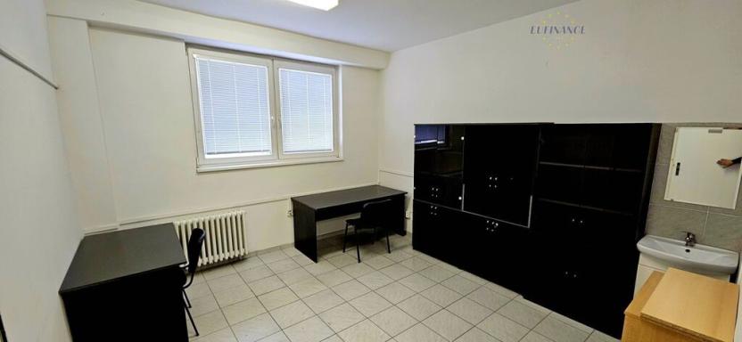Pronájem kanceláře, Kralupy nad Vltavou, Nerudova, 16 m2