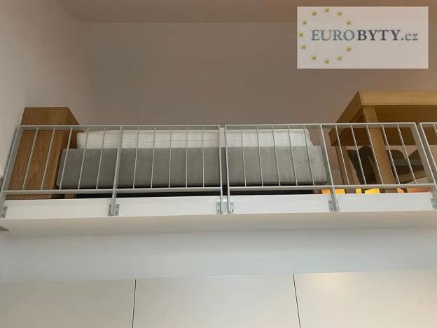 Pronájem bytu 1+kk, Praha - Vršovice, Bartoškova, 40 m2